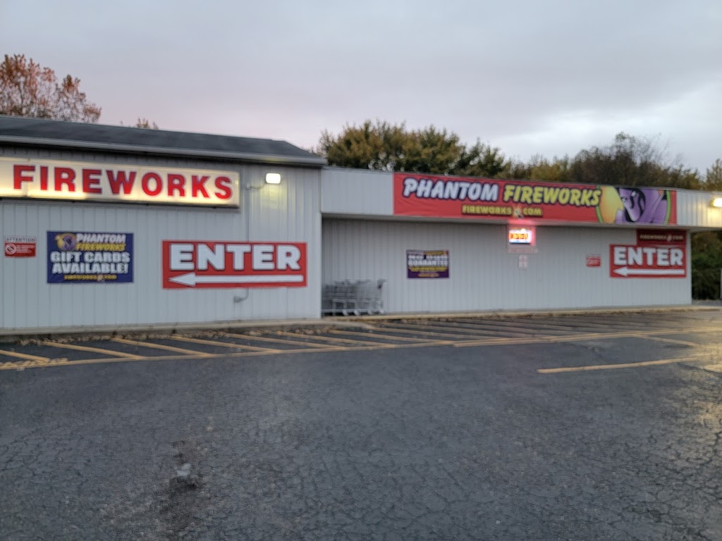 Phantom Fireworks of Bloomingburg | 12973 OH-38, Bloomingburg, OH 43106, USA | Phone: (740) 437-7605