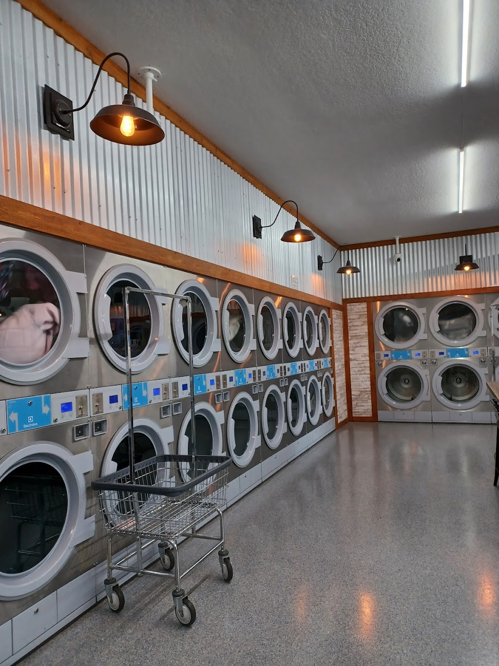 15th Street Laundry | 1147 W 15th St, Auburn, IN 46706, USA | Phone: (260) 333-3526