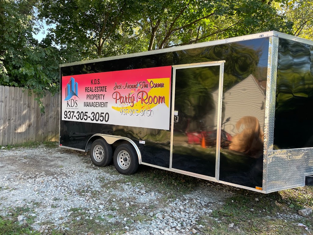 Zo Signs & Wall Graphics | 1369 Courter St, Dayton, OH 45417, USA | Phone: (937) 831-7676