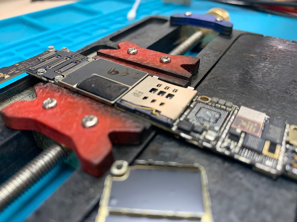 Gadget MD - Cell Phone & Tablet Repair | 701 W Parkwood Ave Inside H-E-B, Friendswood, TX 77546, USA | Phone: (832) 360-8051