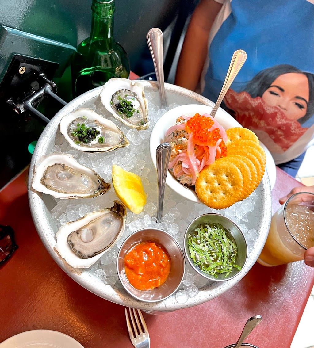 Found Oyster | 4880 Fountain Ave, Los Angeles, CA 90029, USA | Phone: (323) 486-7920