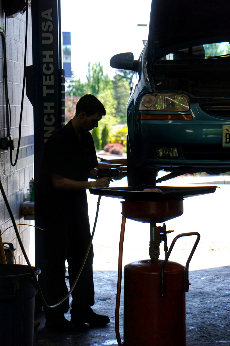 City Auto Repair | 21 SE Everett Mall Way, Everett, WA 98208, USA | Phone: (425) 347-7330