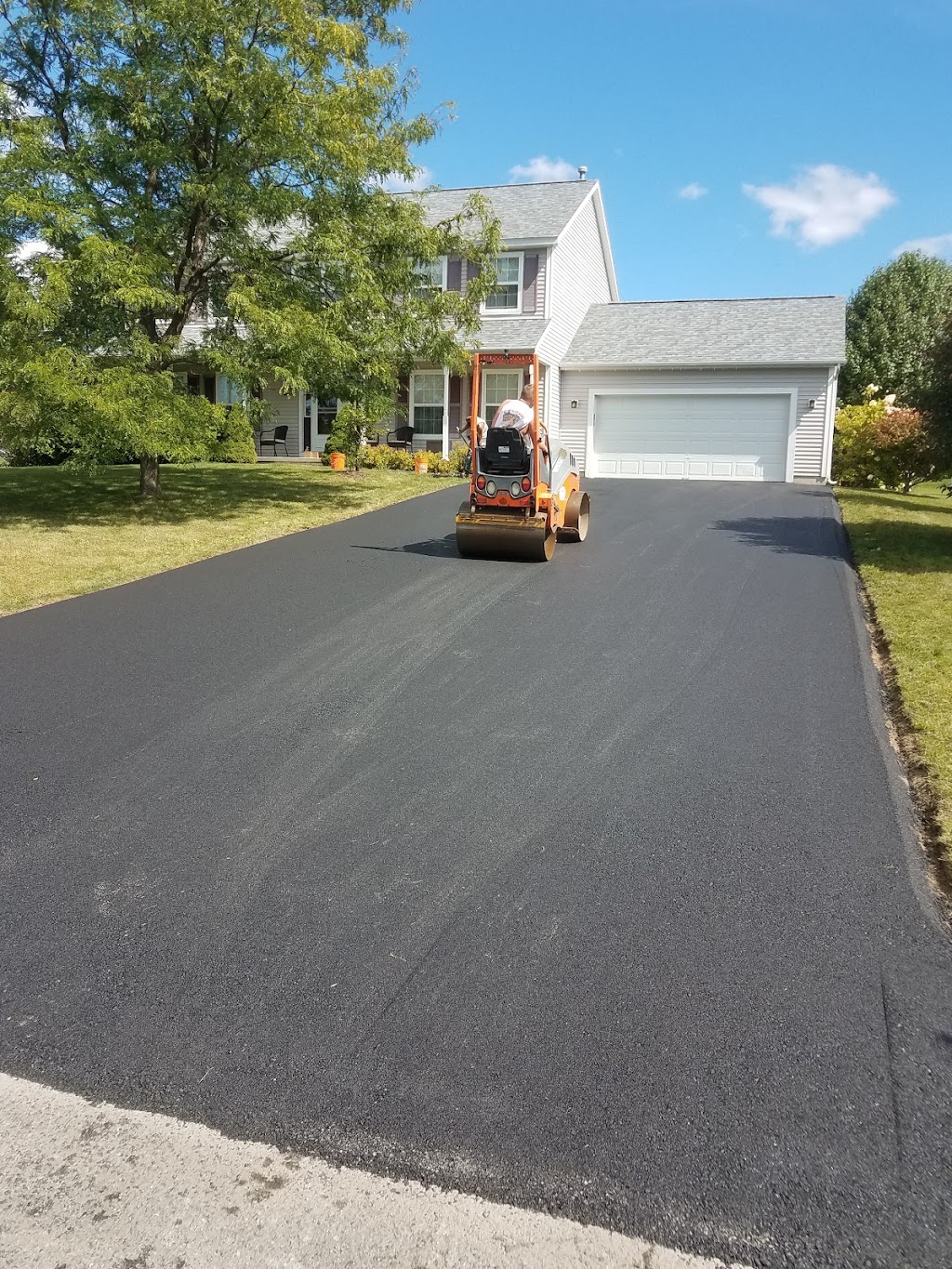 J.B. Asphalt Paving & Excavation | 1060 Broadway Suite #1107, Albany, NY 12204, USA | Phone: (518) 584-8806