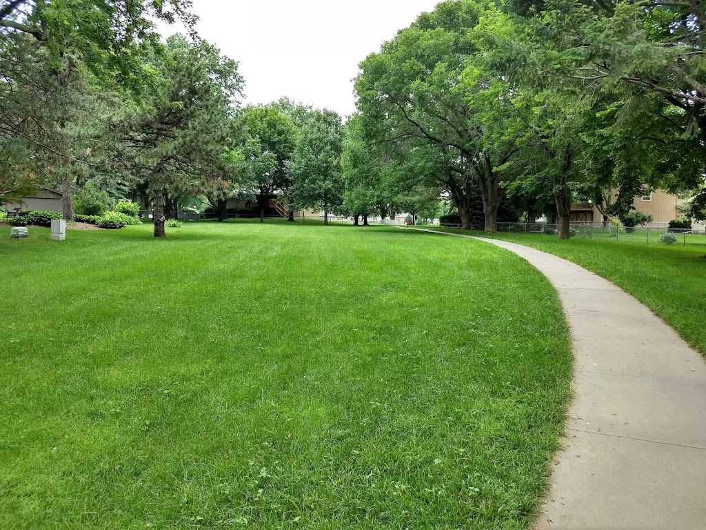 Parkside Park | 14120 Pine St, Omaha, NE 68144, USA | Phone: (402) 444-5900