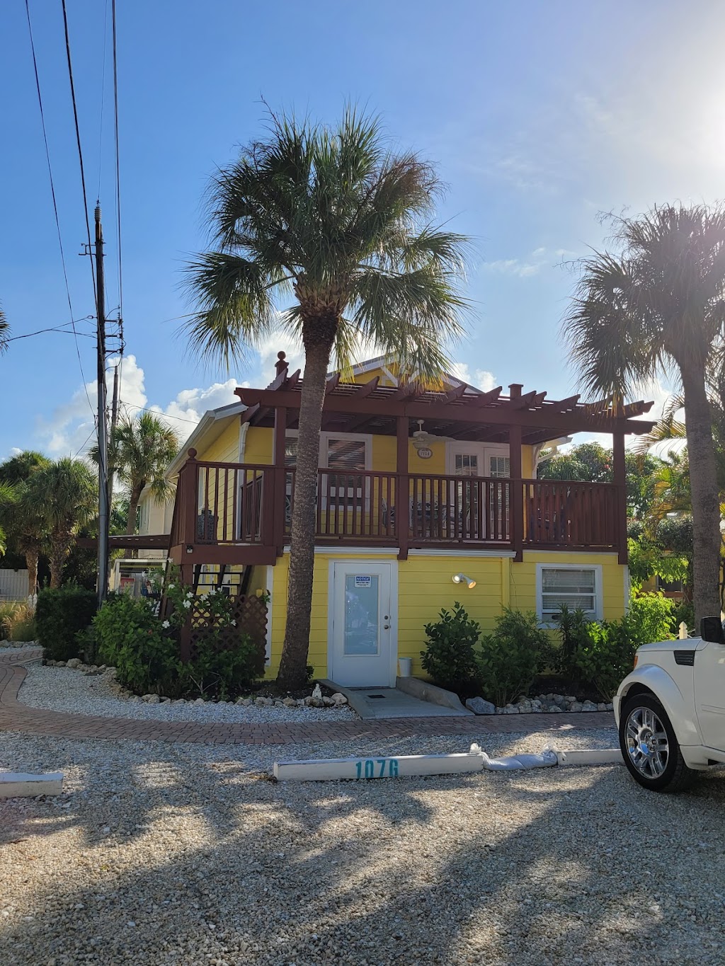 Anna Maria Beach Cottages | 112 Oak Ave, Anna Maria, FL 34216, USA | Phone: (941) 778-1503