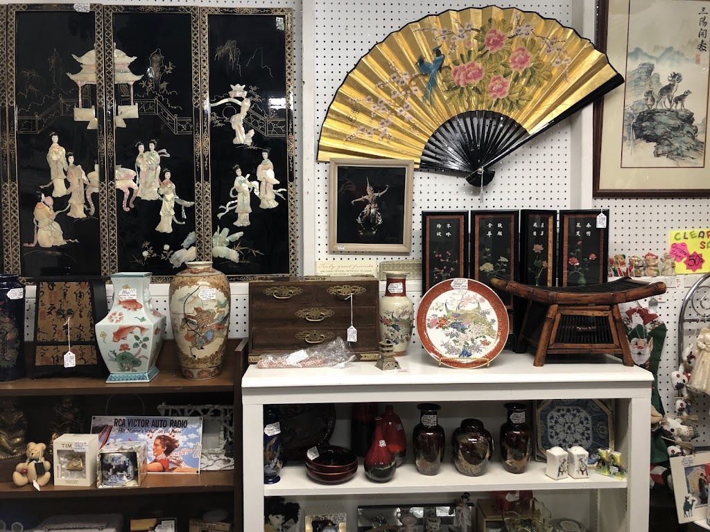 Pinetree Antiques & More | 129 N Main St, Brooklyn, MI 49230, USA | Phone: (517) 592-3808