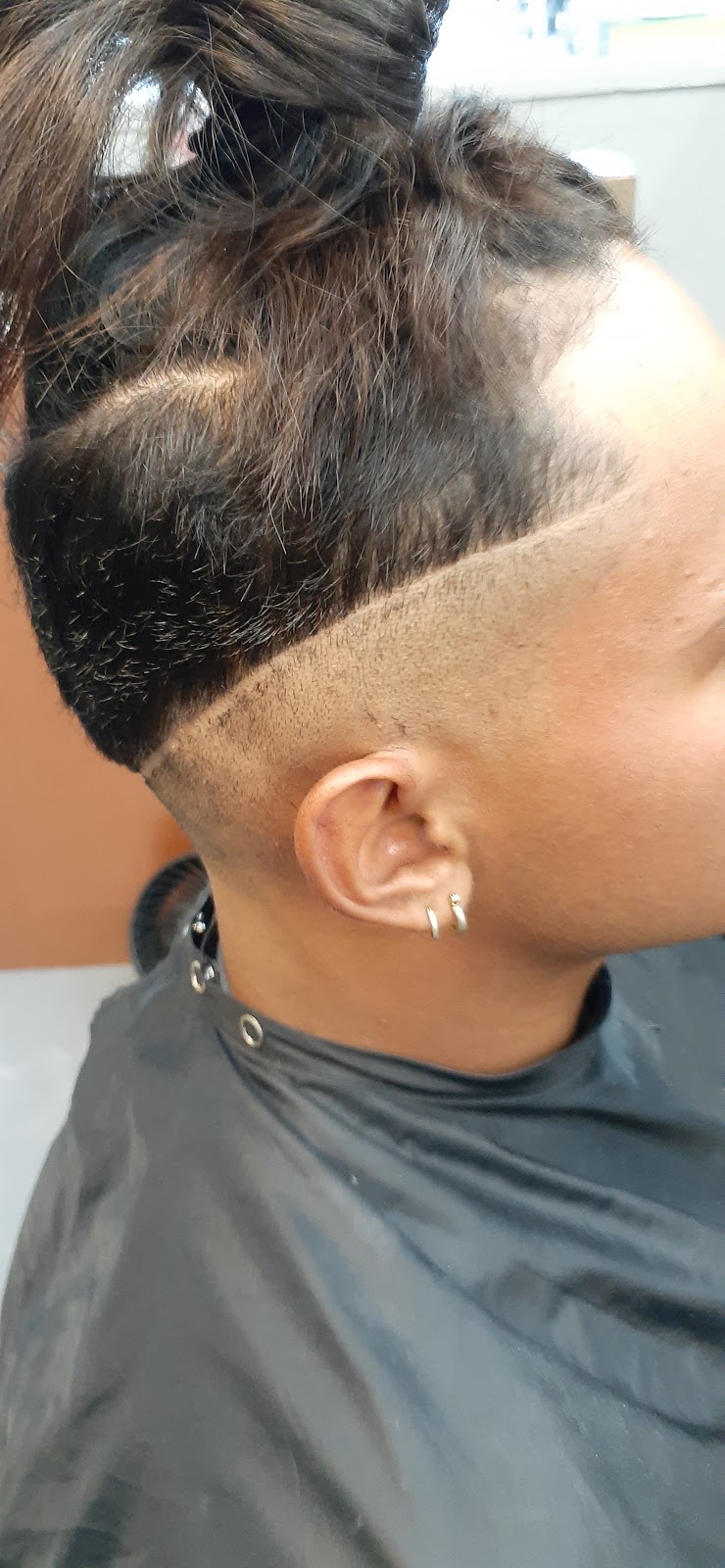 Estilo Latino Unisex" & Barbershop | 1948 Diamond Springs Rd Suite C, Virginia Beach, VA 23455, USA | Phone: (757) 943-4568