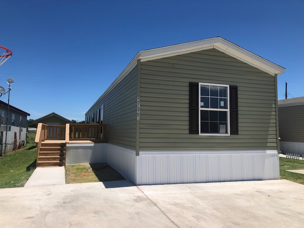 Newark Mobile Home Community | 401 Sandy Bass Ln, Newark, TX 76071, USA | Phone: (972) 376-0875