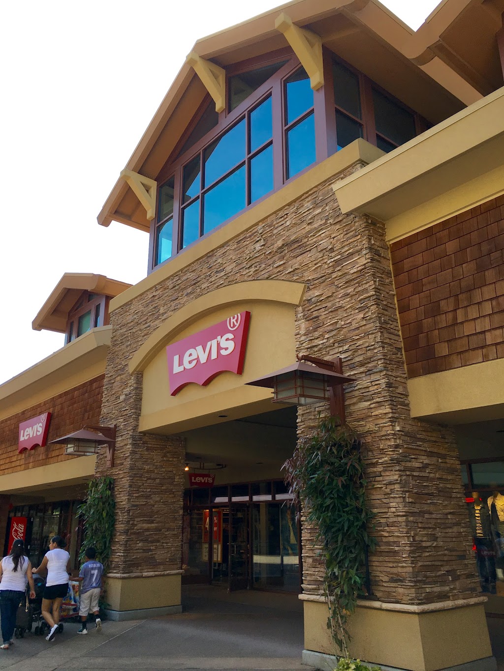 Levi’s Outlet Store | 1001 N Arney Rd Suite 506, Woodburn, OR 97071, USA | Phone: (503) 981-5418