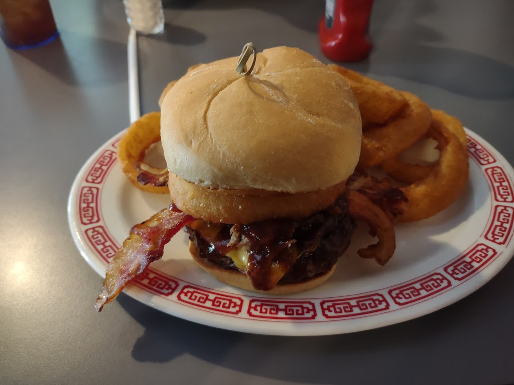 Tosis Diner | 401 S OBannon St, Raymond, IL 62560, USA | Phone: (217) 229-3045