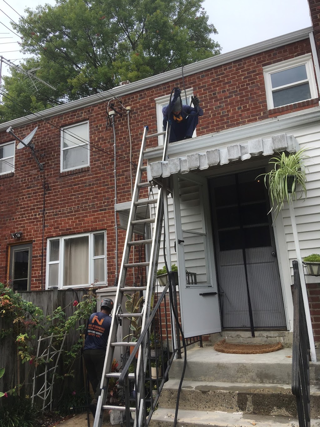 Ned Stevens Gutter Cleaning | 25291 Pleasant Valley Rd, Chantilly, VA 20152, USA | Phone: (703) 782-9107