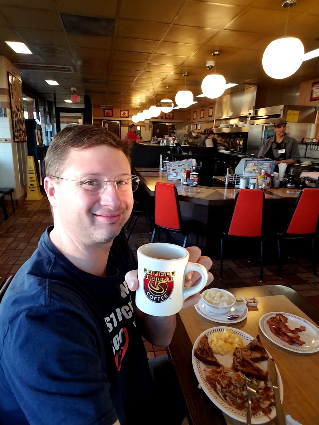 Waffle House | 405 E Renfro St, Burleson, TX 76028, USA | Phone: (817) 295-8651