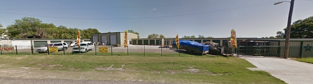 Luckey Storage & Flea Market | 17992 Interstate 35 Access Rd, Lytle, TX 78052, USA | Phone: (210) 504-5966