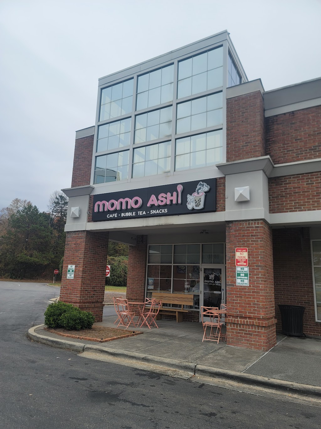 Momo Ashi Cafe | 1961 N Peace Haven Rd, Winston-Salem, NC 27106, USA | Phone: (336) 546-7808