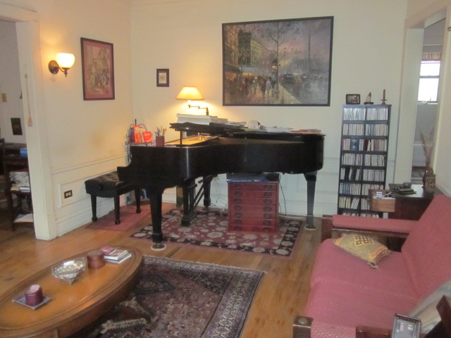 Mark Valenti Piano Studio | 512 W Addison St #204, Chicago, IL 60613, USA | Phone: (773) 983-4780