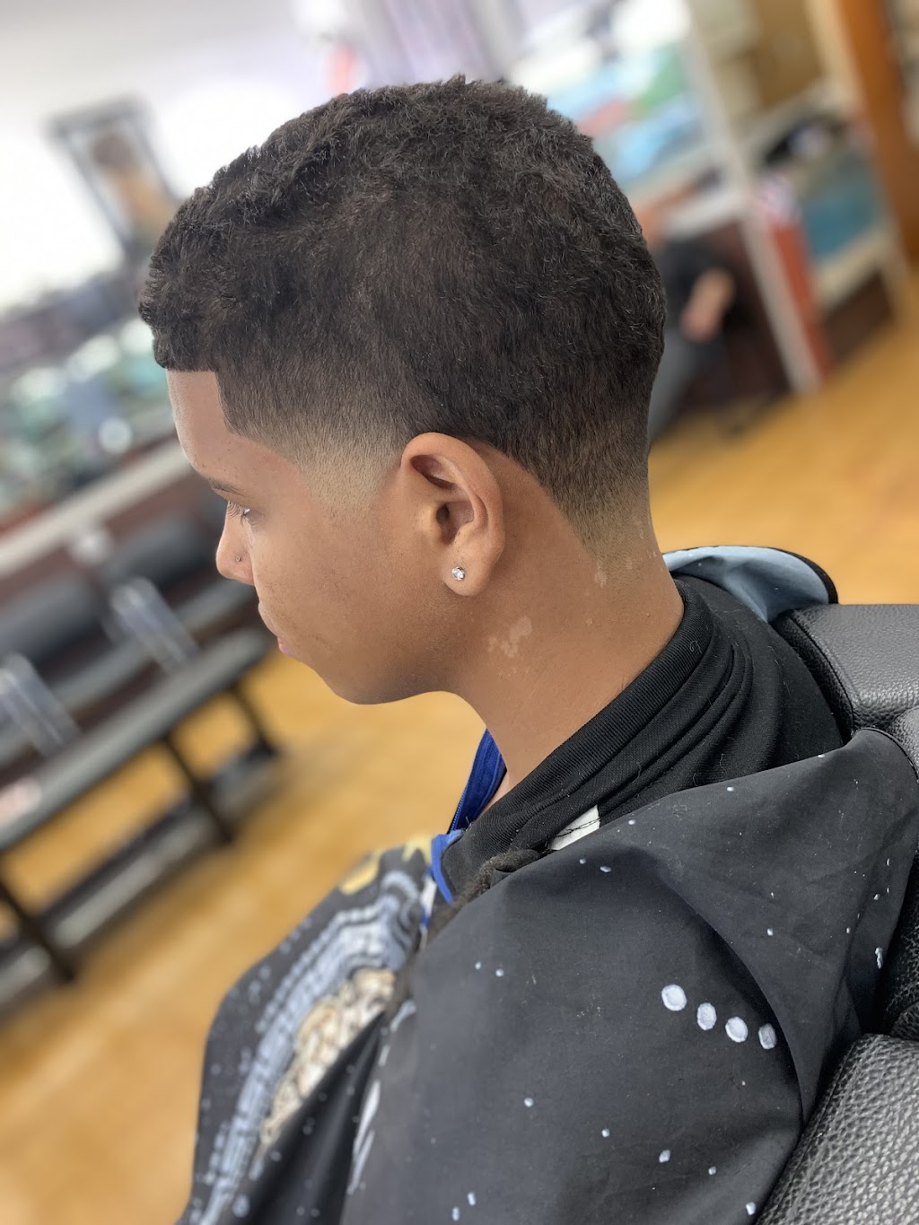 Mr Cut | 4318 W Northern Ave, Glendale, AZ 85301, USA | Phone: (602) 449-1977