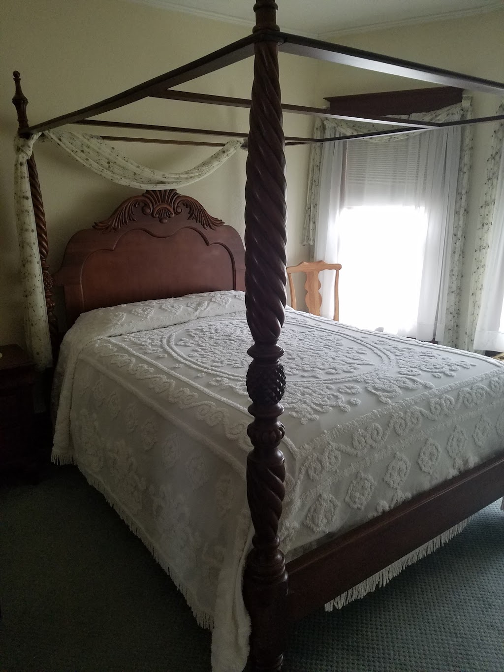 Tarry Here Bed & Breakfast | 141 Broad St, Salamanca, NY 14779, USA | Phone: (716) 945-3123