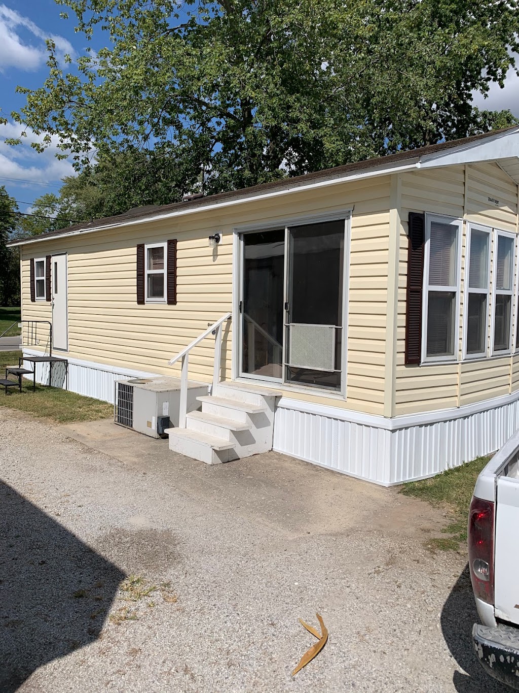 Three Acre Court Mobile Home & RV Park | 20391 Staunton Rd, Staunton, IL 62088, USA | Phone: (618) 710-6540