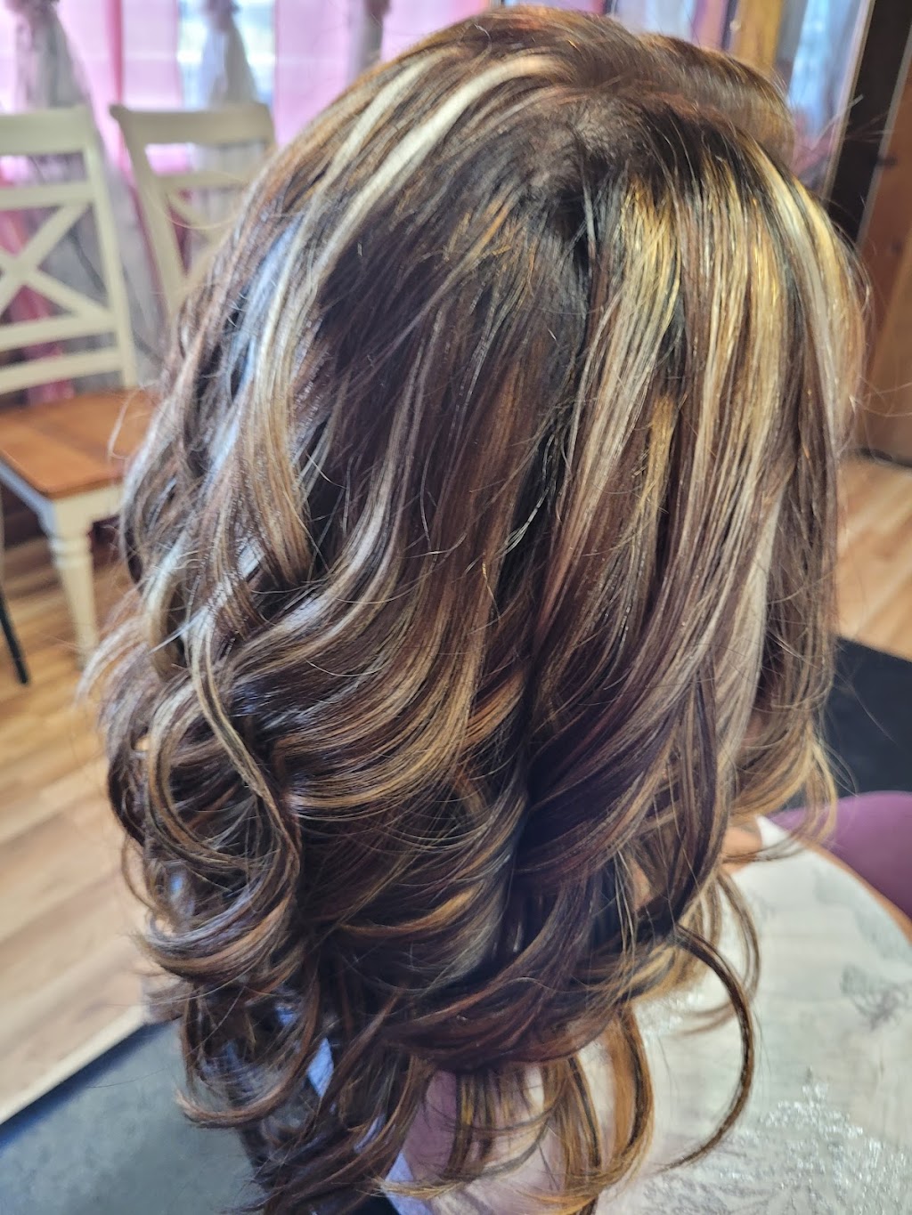 Marys hair salon | 19208 F M RD, FM 969, Webberville, TX 78653, USA | Phone: (512) 285-7236