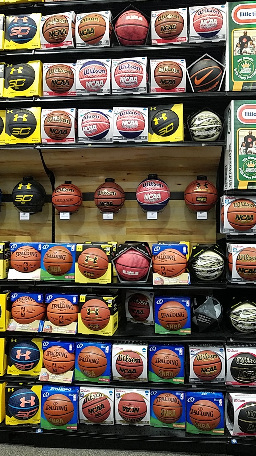 DICKS Sporting Goods | 325 NJ-18, East Brunswick, NJ 08816, USA | Phone: (732) 651-3284