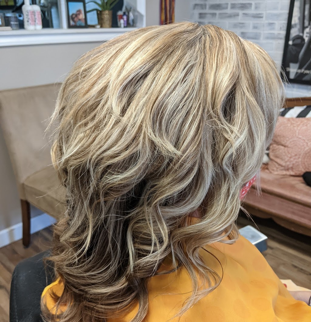 Dejavu Salon On Main | 131 N Main St, Randleman, NC 27317, USA | Phone: (336) 689-5224