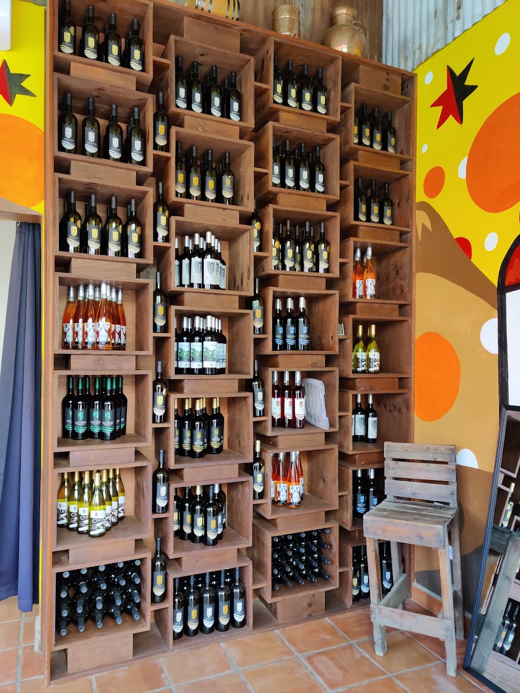 Vinos LT | Ignacio Comonfort Lt 4 Mz 18, San Antonio de las Minas, 22766 Villa de Juárez, B.C., Mexico | Phone: 661 616 0543