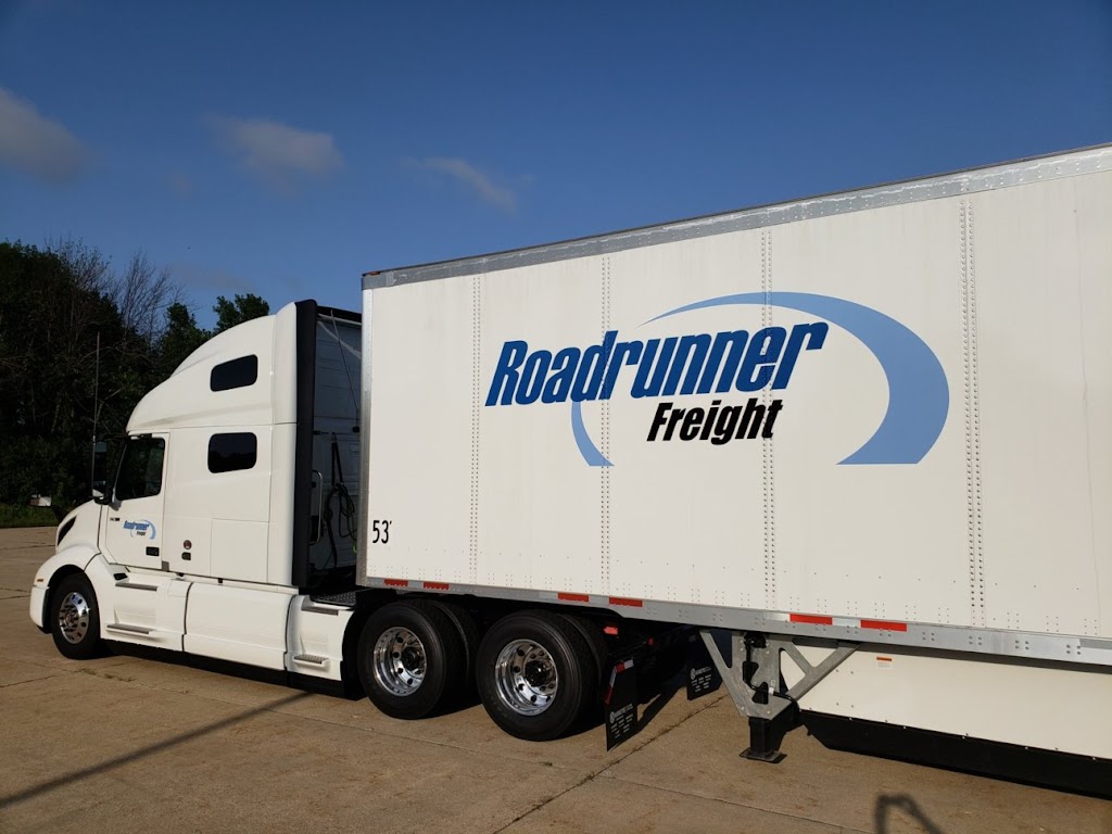 Roadrunner Freight | 8000 Hall St Bldg. 4 Suite B, St. Louis, MO 63147, USA | Phone: (314) 389-9900