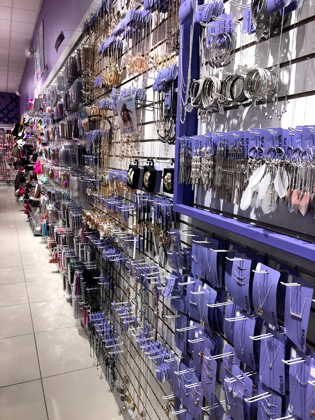 Claires | 1 Crossgates Mall Rd C209, Albany, NY 12203, USA | Phone: (518) 456-6123