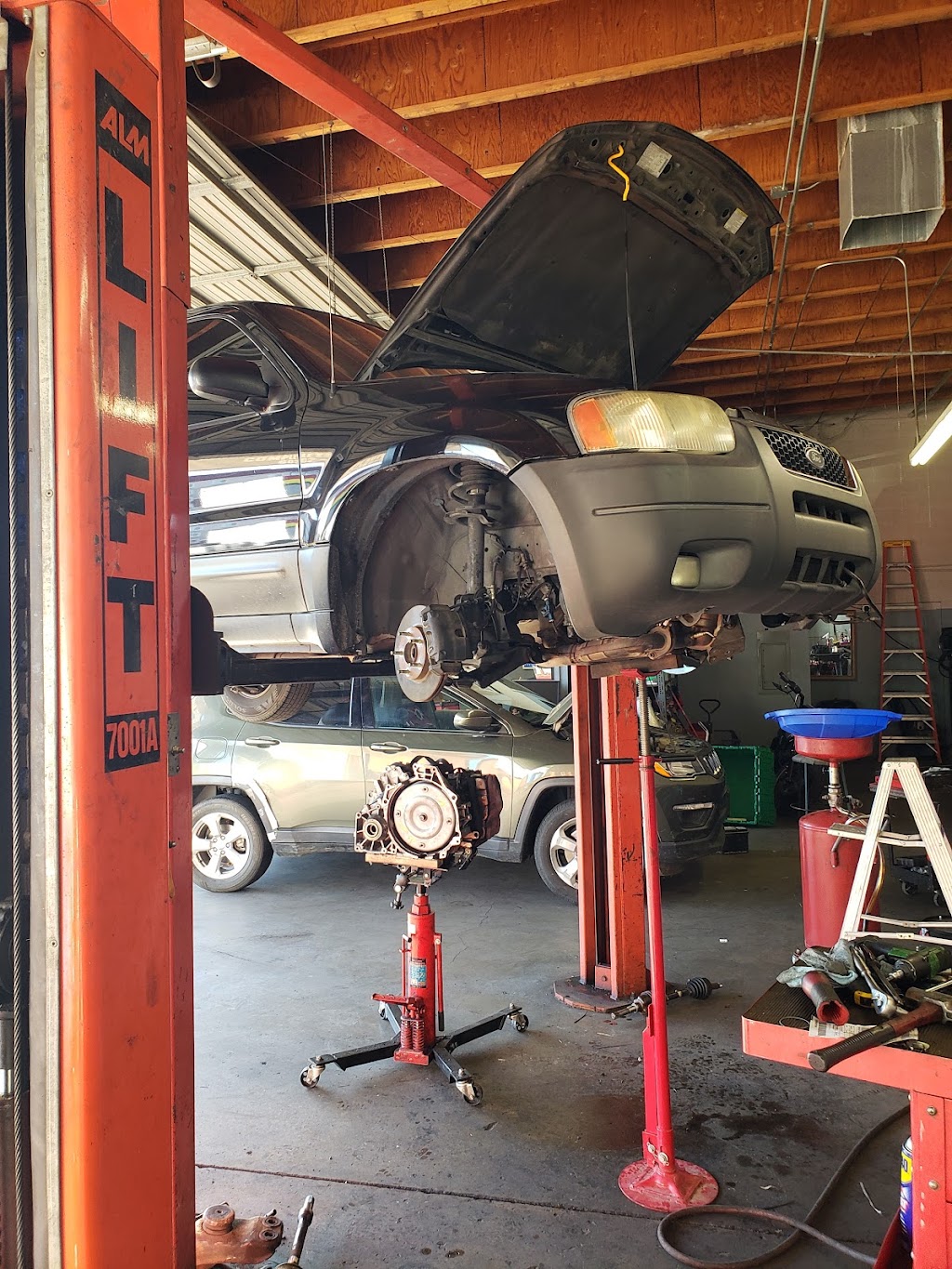 Duff Brown Complete Auto Repair & Towing | 8824 N Black Cyn Hwy ste #2, Phoenix, AZ 85051, USA | Phone: (602) 366-9121