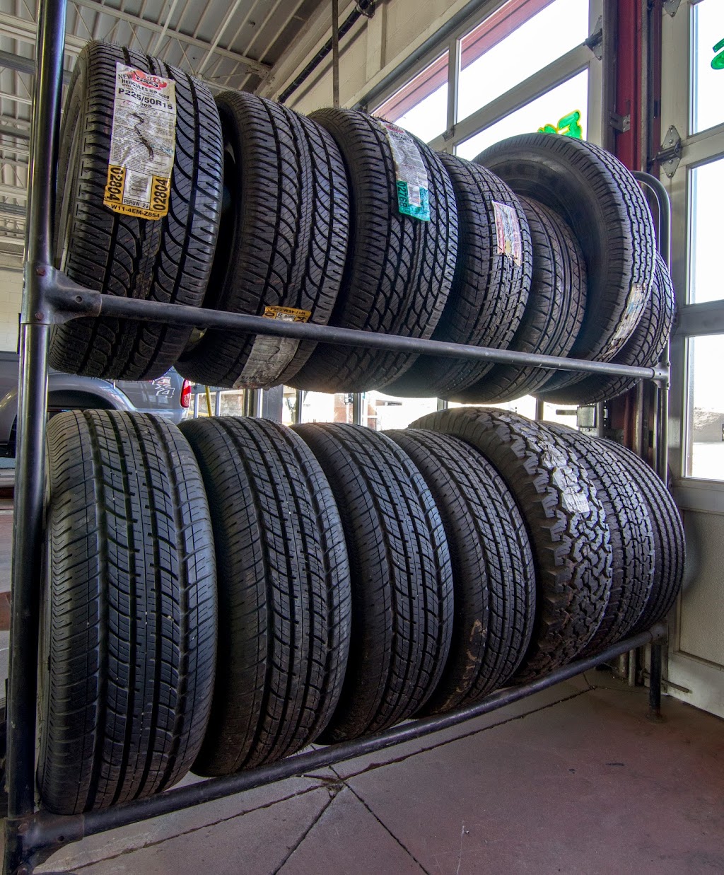 Leslie Tire | 144 Northbound Gratiot Ave, Mt Clemens, MI 48043, USA | Phone: (586) 463-0922