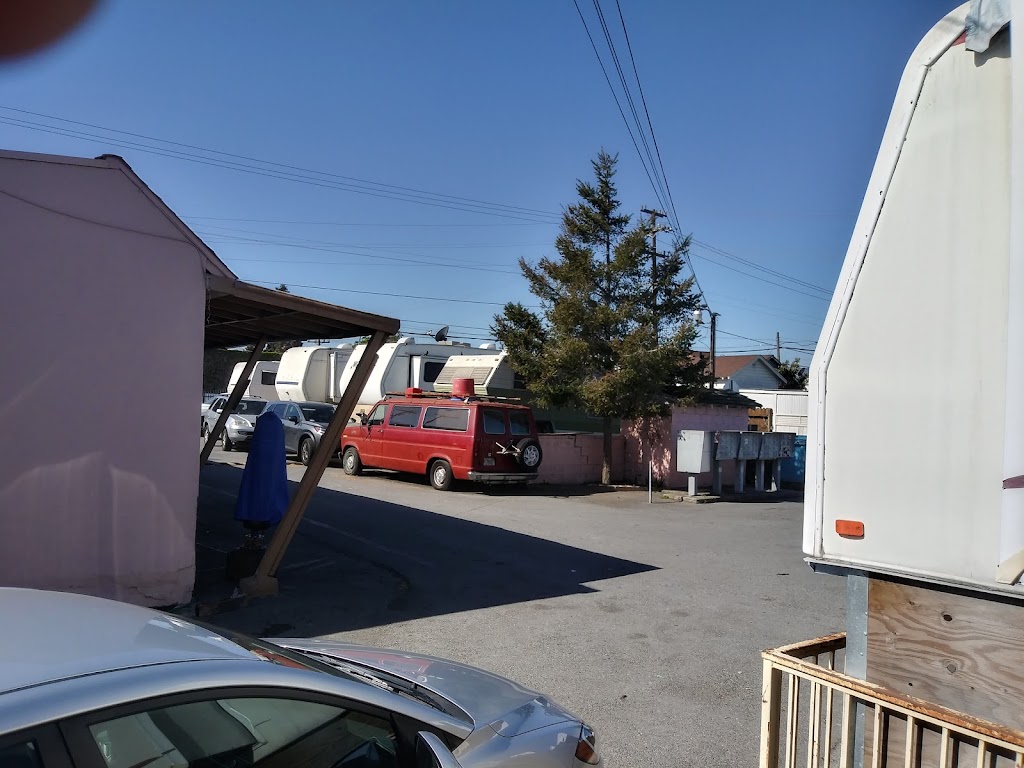 R C Mobilehome Park | 1903 E Bayshore Rd, Redwood City, CA 94063 | Phone: (650) 364-3262