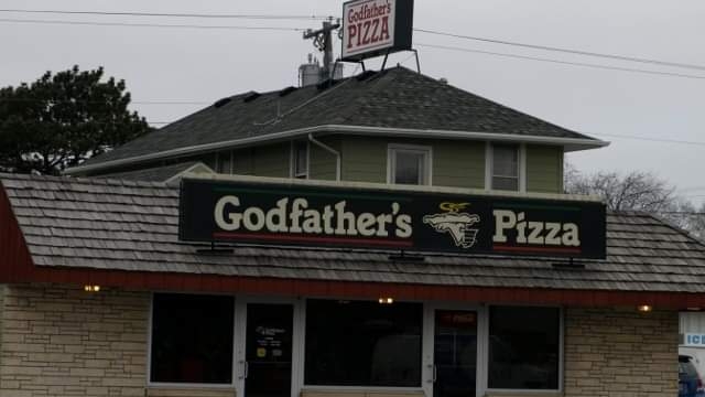 Godfathers Pizza | 770 33rd Ave, Columbus, NE 68601, USA | Phone: (402) 564-8515