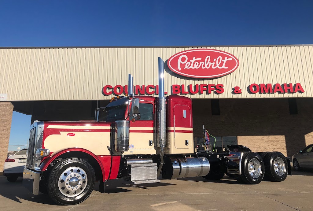 Peterbilt of Council Bluffs | 2546 Mid America Dr, Council Bluffs, IA 51501, USA | Phone: (800) 454-7383