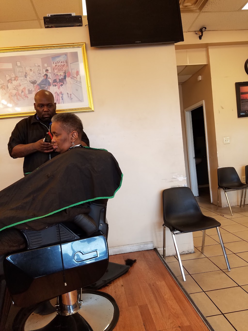 Kut-Em Up Hair & Nails Salon | 14661 Greenfield Rd, Detroit, MI 48227, USA | Phone: (313) 270-4247