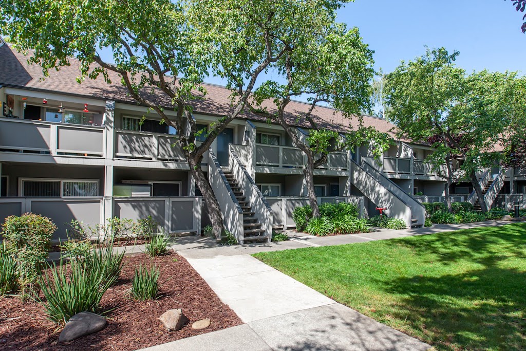 The Timbers Apartments | 25200 Santa Clara St, Hayward, CA 94544 | Phone: (510) 732-9445