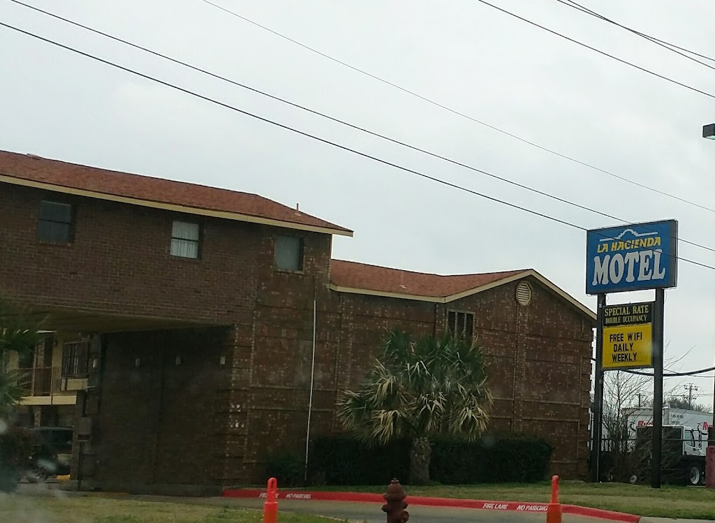 La Hacienda Motel | 425 S Great SW Pkwy, Grand Prairie, TX 75051, USA | Phone: (972) 660-6691