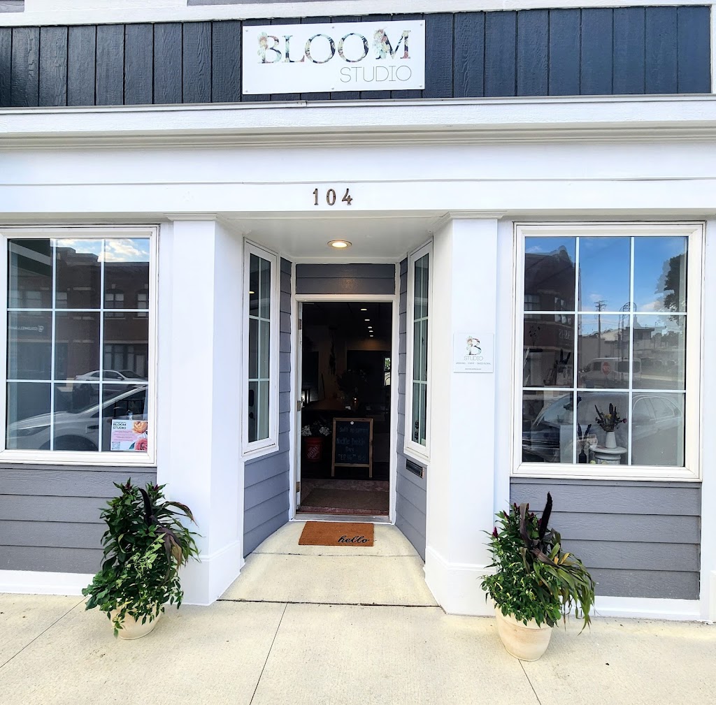 Bloom Studio | 104 W Main St, Waconia, MN 55387, USA | Phone: (952) 479-0124