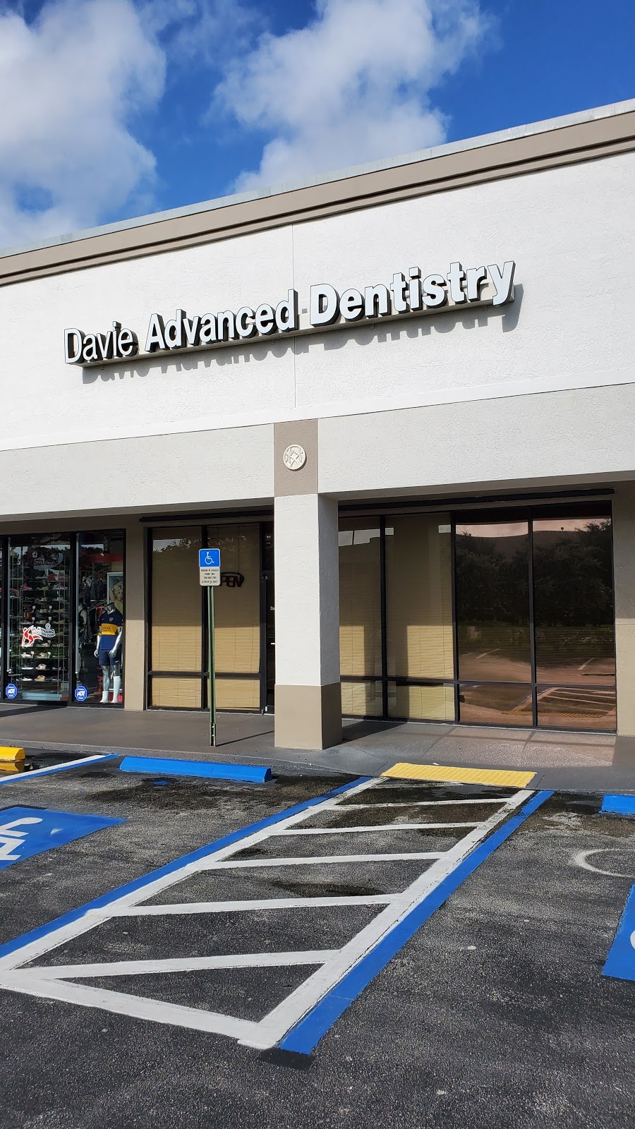 Davie Advanced Dentistry | 4757 S University Dr, Davie, FL 33328, USA | Phone: (954) 434-3331