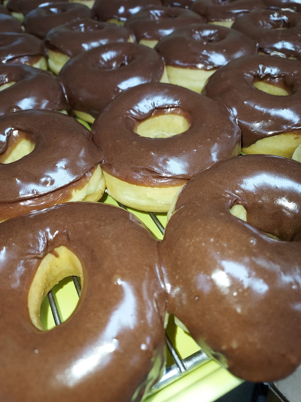 Acton Donuts | 3101 Fall Creek Hwy, Granbury, TX 76049, USA | Phone: (817) 326-8394