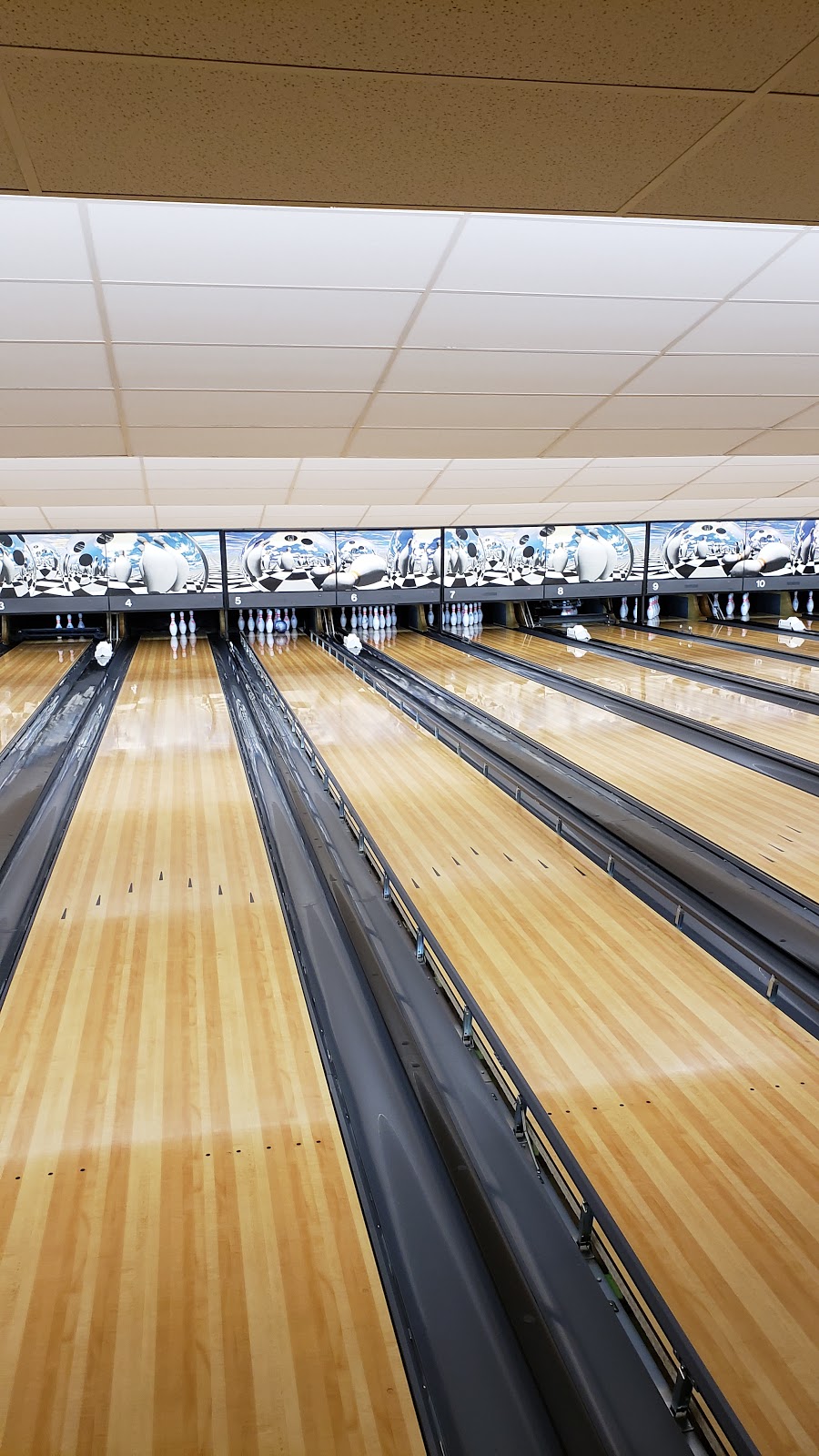 Alden Bowling Center | 1212 Sandridge Rd, Alden, NY 14004, USA | Phone: (716) 937-9619