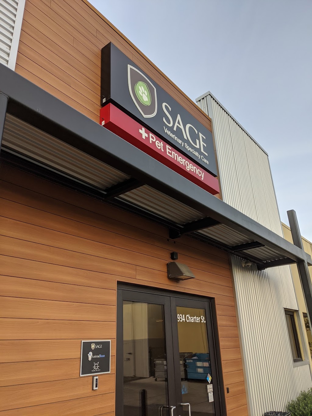 SAGE Veterinary Centers | 934 Charter St, Redwood City, CA 94063, USA | Phone: (650) 417-7243