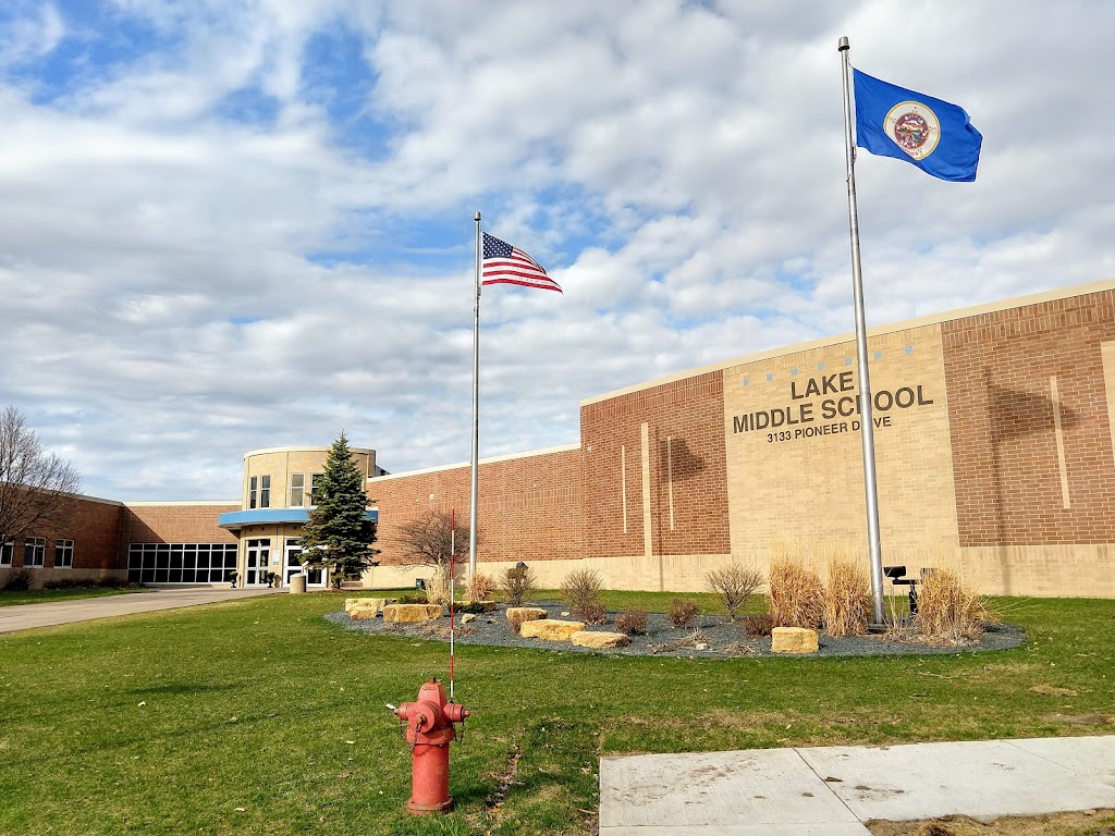 Lake Middle School | 3133 Pioneer Dr, Woodbury, MN 55125 | Phone: (651) 425-6400