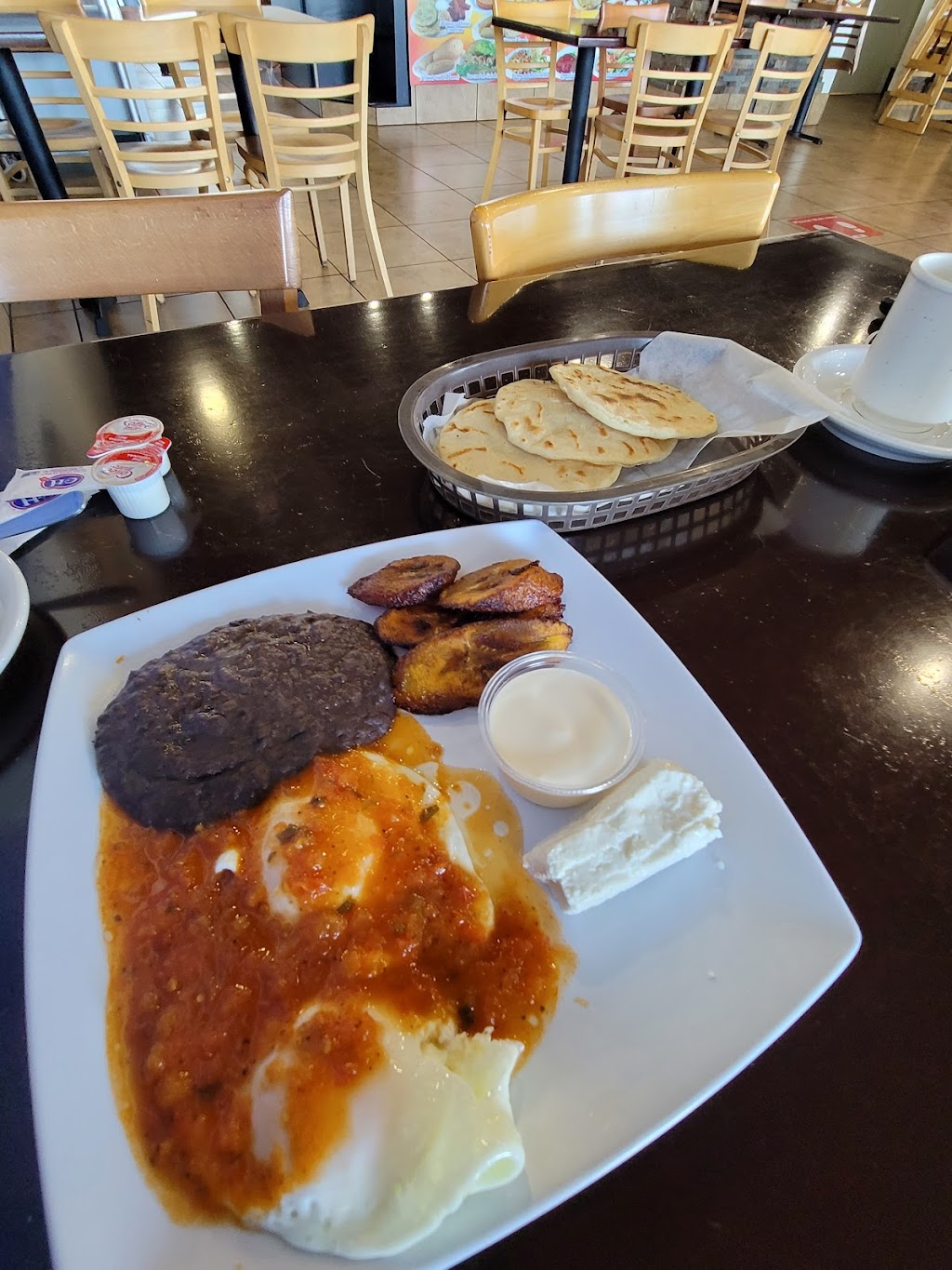 Cristinas Salvadorean Food | 10665 W Indian School Rd, Avondale, AZ 85392, USA | Phone: (623) 249-4481