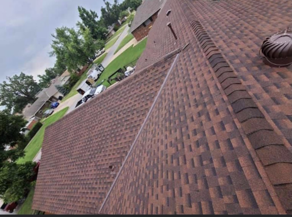 Lakeside Roofing and Construction | 47 W Armstrong Dr, Mustang, OK 73064, USA | Phone: (405) 823-8263