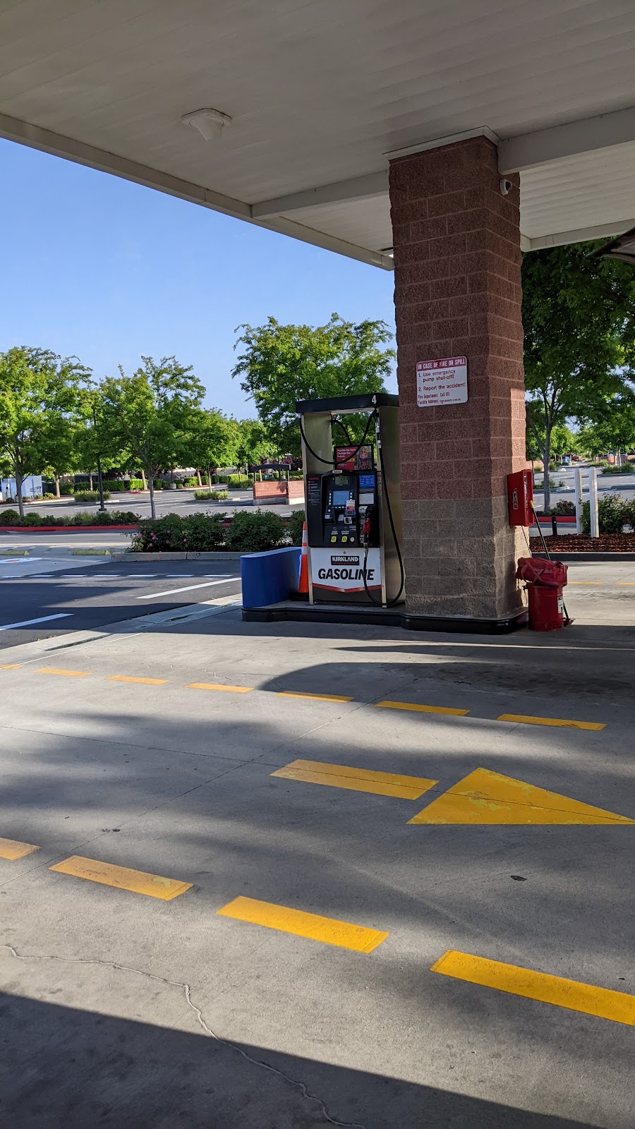 Costco Gas Station | 2299 Bronze Star Dr, Woodland, CA 95776, USA | Phone: (530) 406-2120