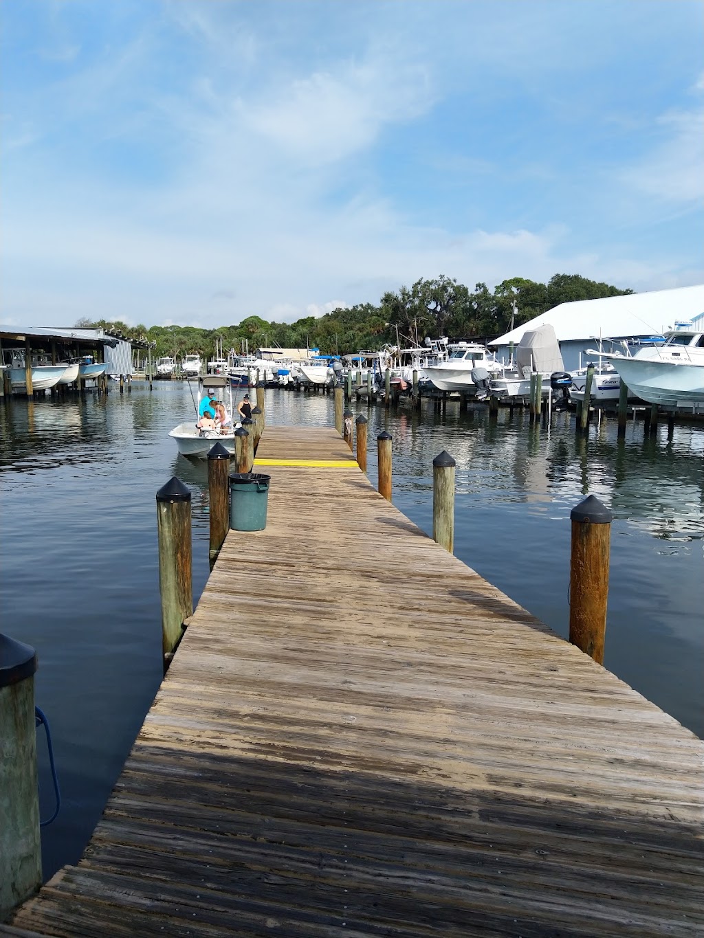 ONeills Marina | 6701 Sunshine Skyway Ln S, St. Petersburg, FL 33711, USA | Phone: (727) 867-2585