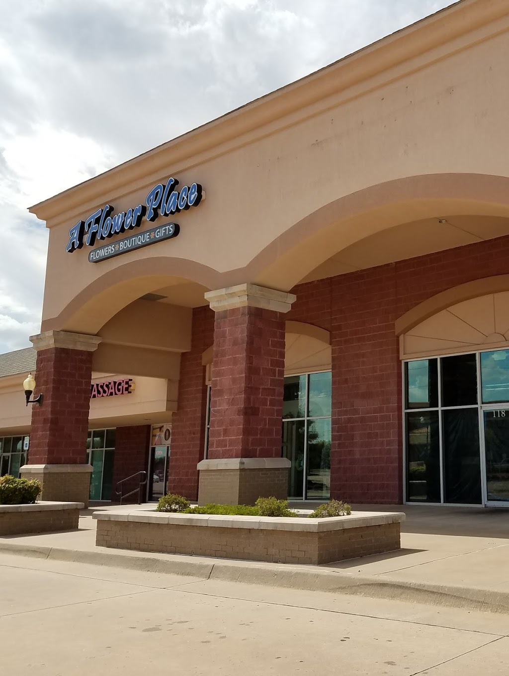 A Flower Place | 1333 N Santa Fe Ave #117, Edmond, OK 73003, USA | Phone: (405) 216-0600