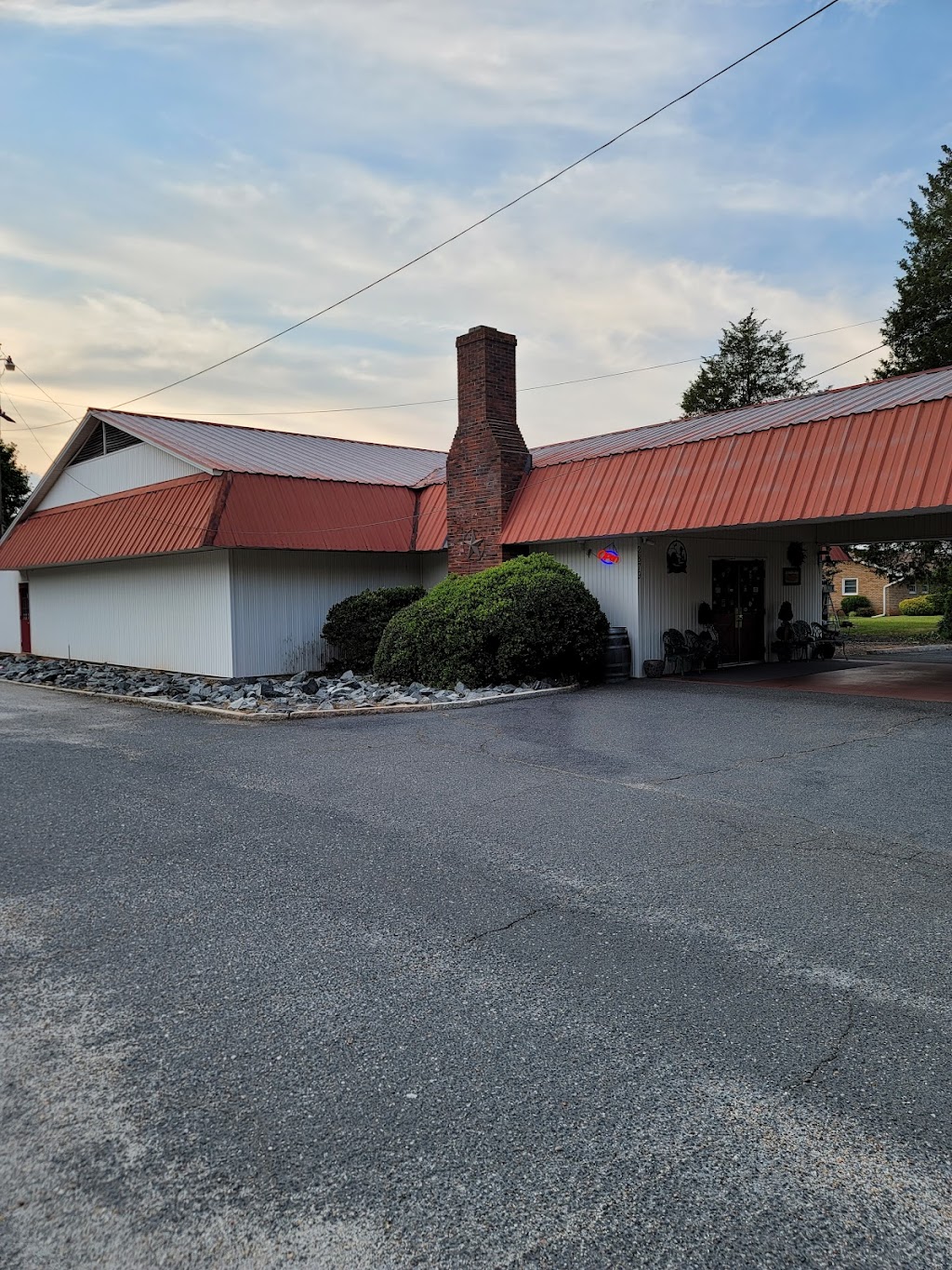 Snyder Farms Restaurant | 2880 Beckerdite Rd, Sophia, NC 27350, USA | Phone: (336) 498-3571