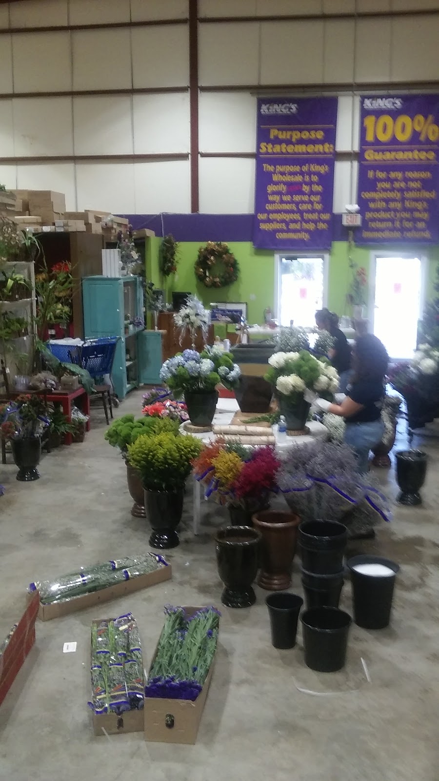 Kings Wholesale Florist | 3022 1st St, Bradenton, FL 34208, USA | Phone: (941) 748-3553