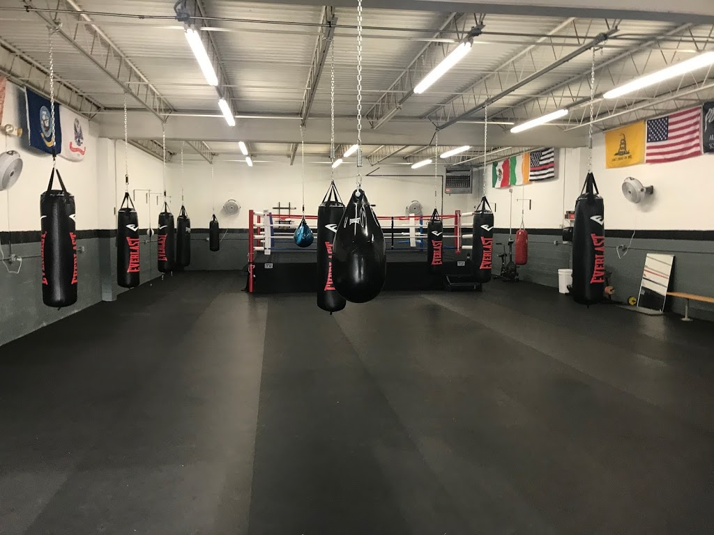 Left 2 the Chin Boxing Club | 1888 E 337th St, Eastlake, OH 44095 | Phone: (440) 510-8165